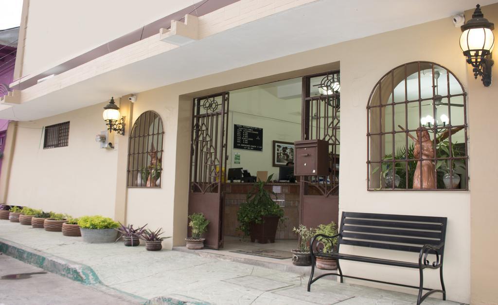 Hotel Cervantino Tapachula Buitenkant foto